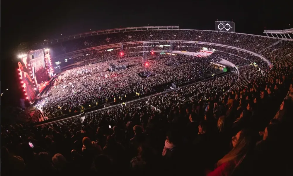 Los Piojos en River (1)