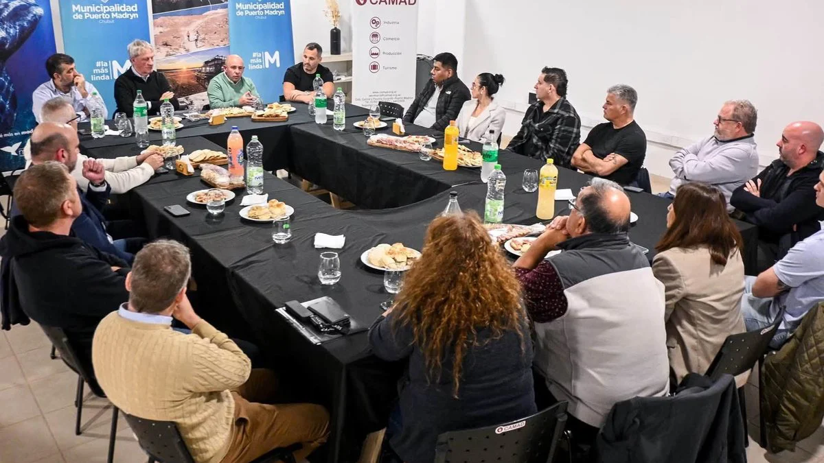 Sastre reunio al sector turistico privado