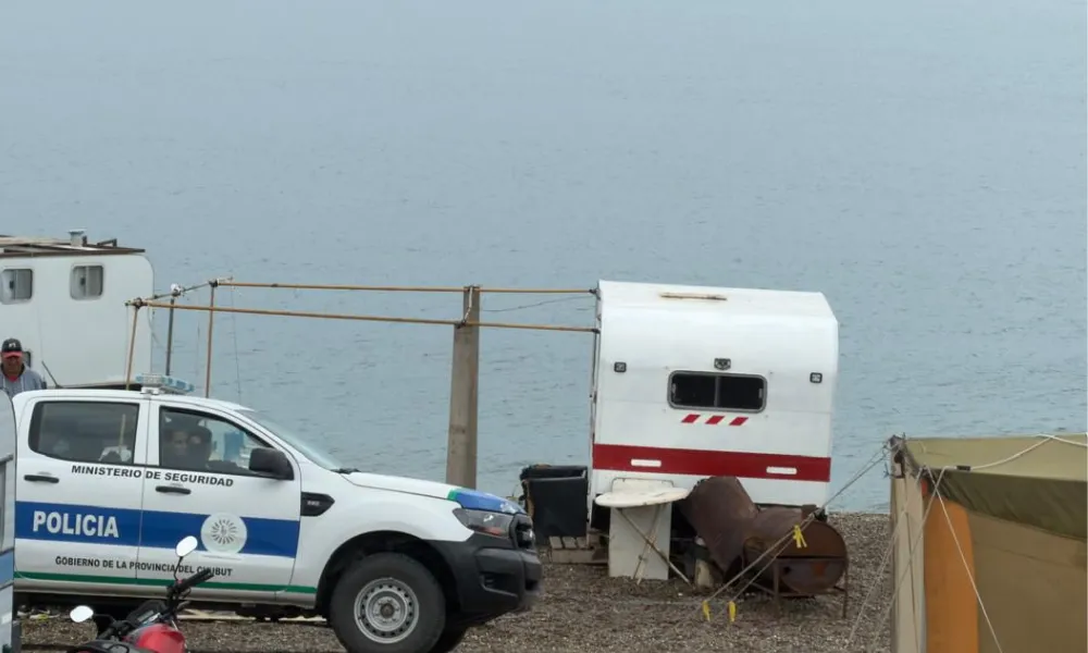 estructura sobre la playa