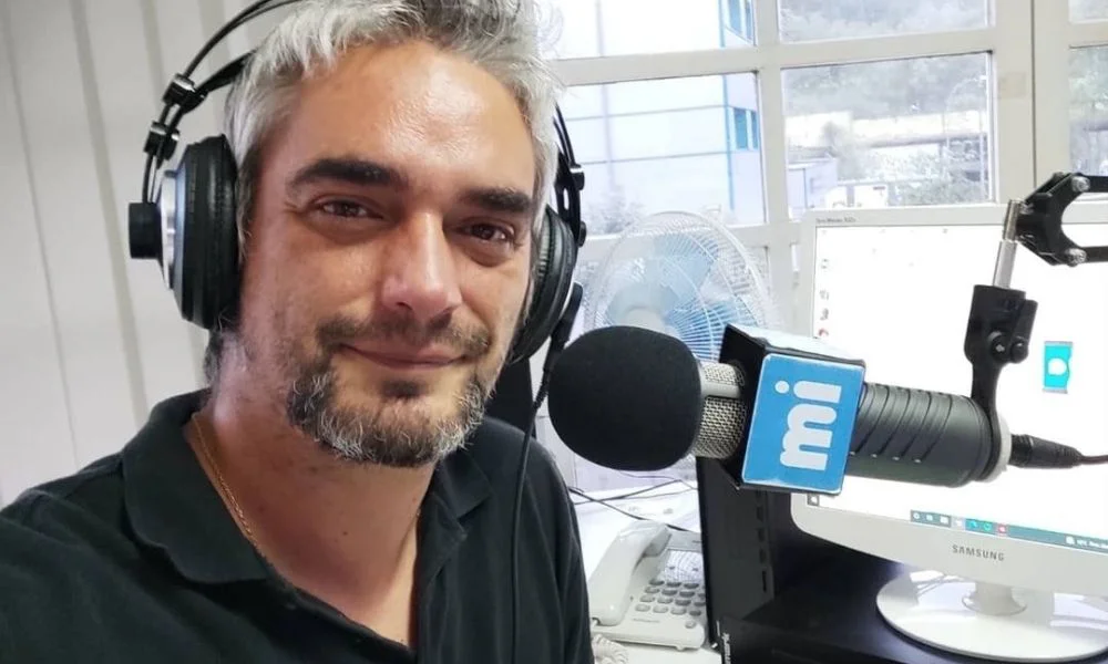 Aritz Apraiz en la radio Mozoilo Irratia