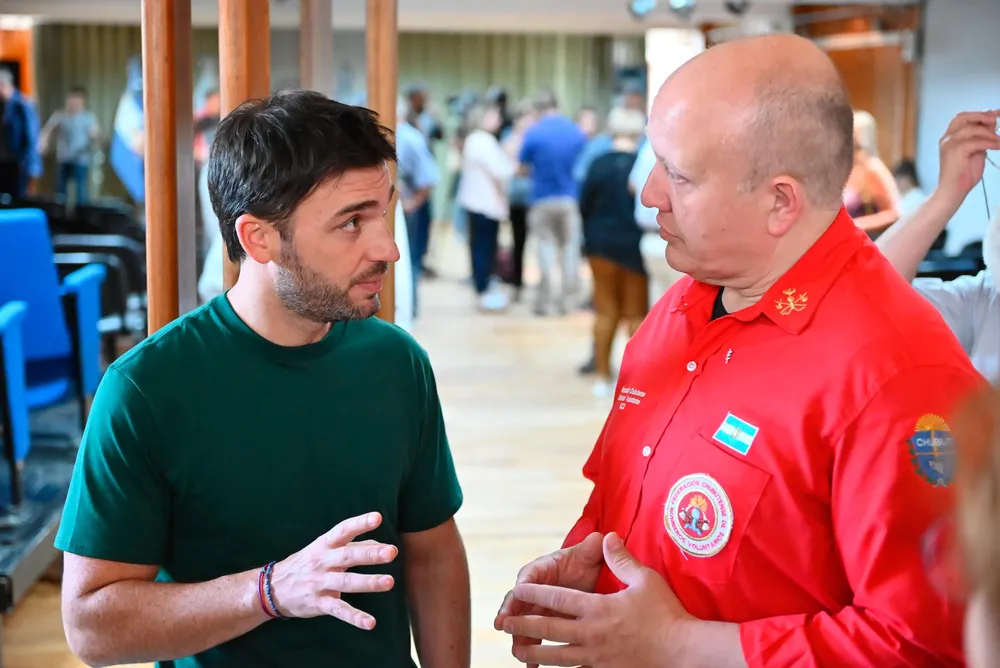 Provincia y Nacion firman convenio para combatir incendios forestales