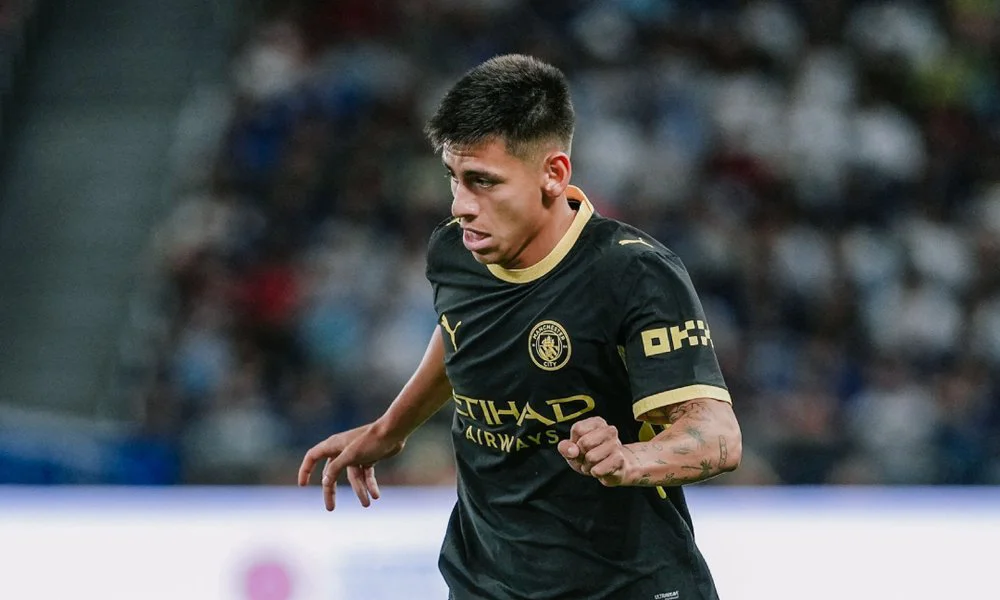 Claudio Echeverri. Foto X @ManCityES