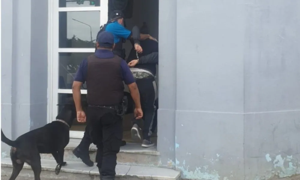 Detención con pedido de captura vigente