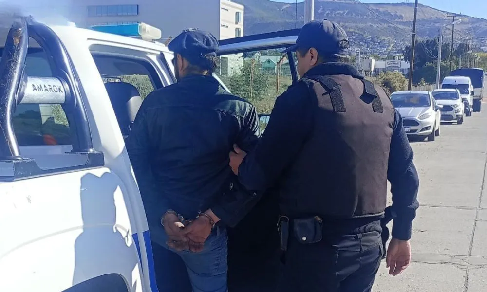 Detuvieron en Comodoro a un hombre con pedido de captura vigente durante control policial