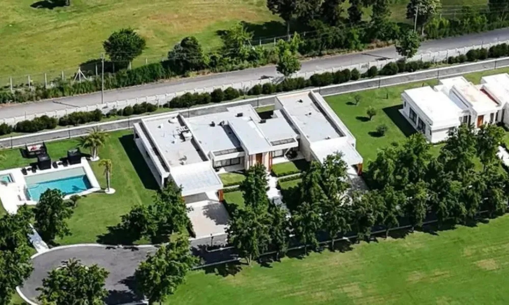 Documentos incorporados al expediente exponen transferencias millonarias a una empresa privada.