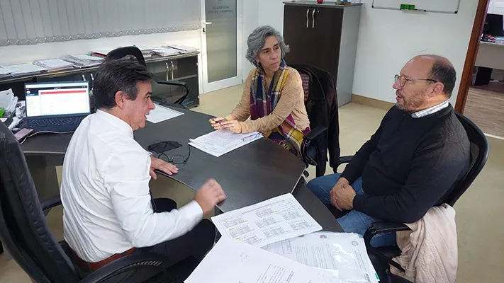 Ministro de Gobierno del Chubut, Andrés Meiszner; Marcela Freytes Frey y Fernando Menchi de UDC