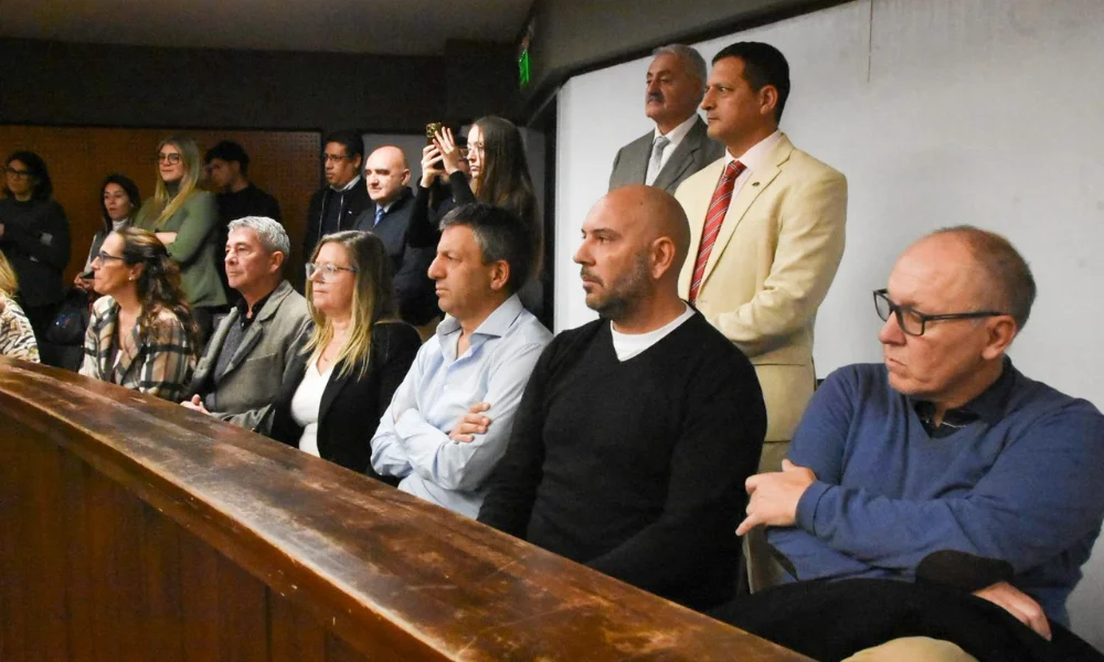 autoridades de Chubut Deportes en la Legislatura