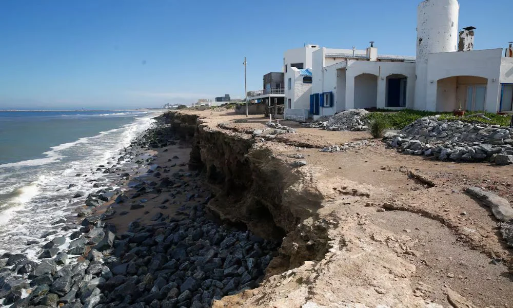 Erosión costera en Bahía de los Vientos. Foto Mauro V. Rizzi/LA NACION