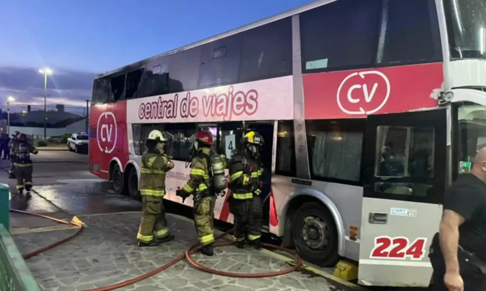 Incendiaron un colectivo