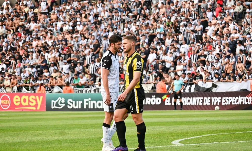 Deportivo Madryn contra Gimnasia de Mendoza Foto oficial X Dportivo Madryn 02