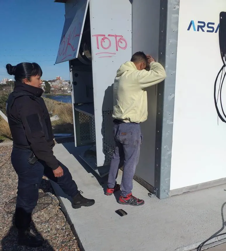 Detenido por intento de robo de cable. Trelew
