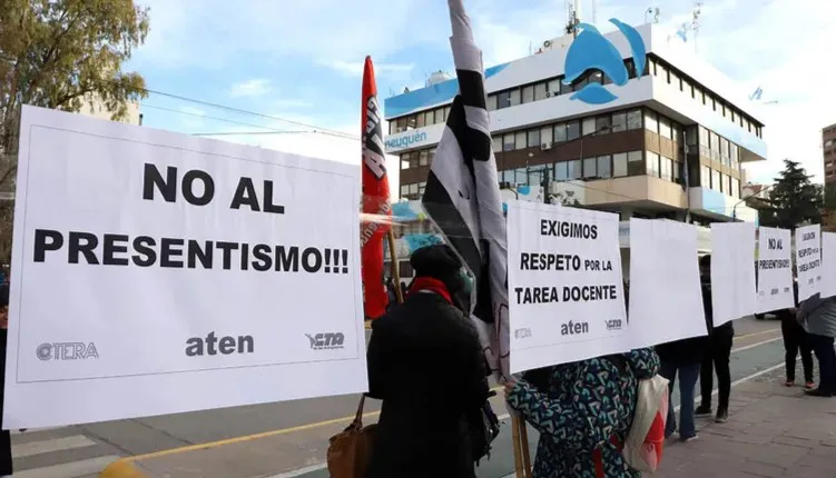 Docentes de Neuquén se oponen al presentismo