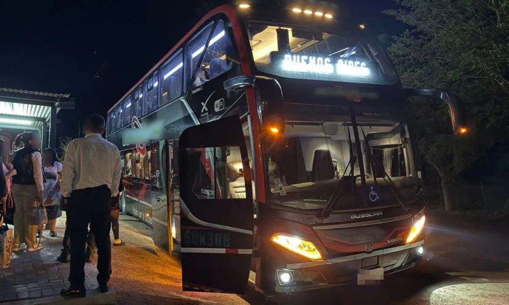 Gendarmes rechazaron un soborno en Córdoba y detectaron a tres pasajeros sin ingreso legal al país