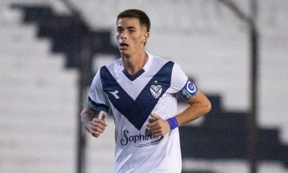 Valentín Gomez cerca de River
