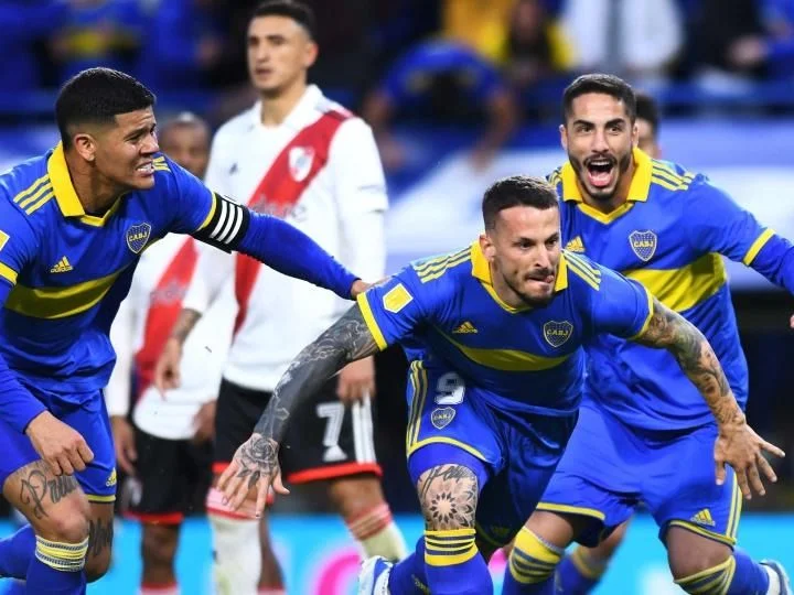 El delantero Darío Benedetto regresa al fútbol argentino y jugará en Newell’s junto a Éver Banega.