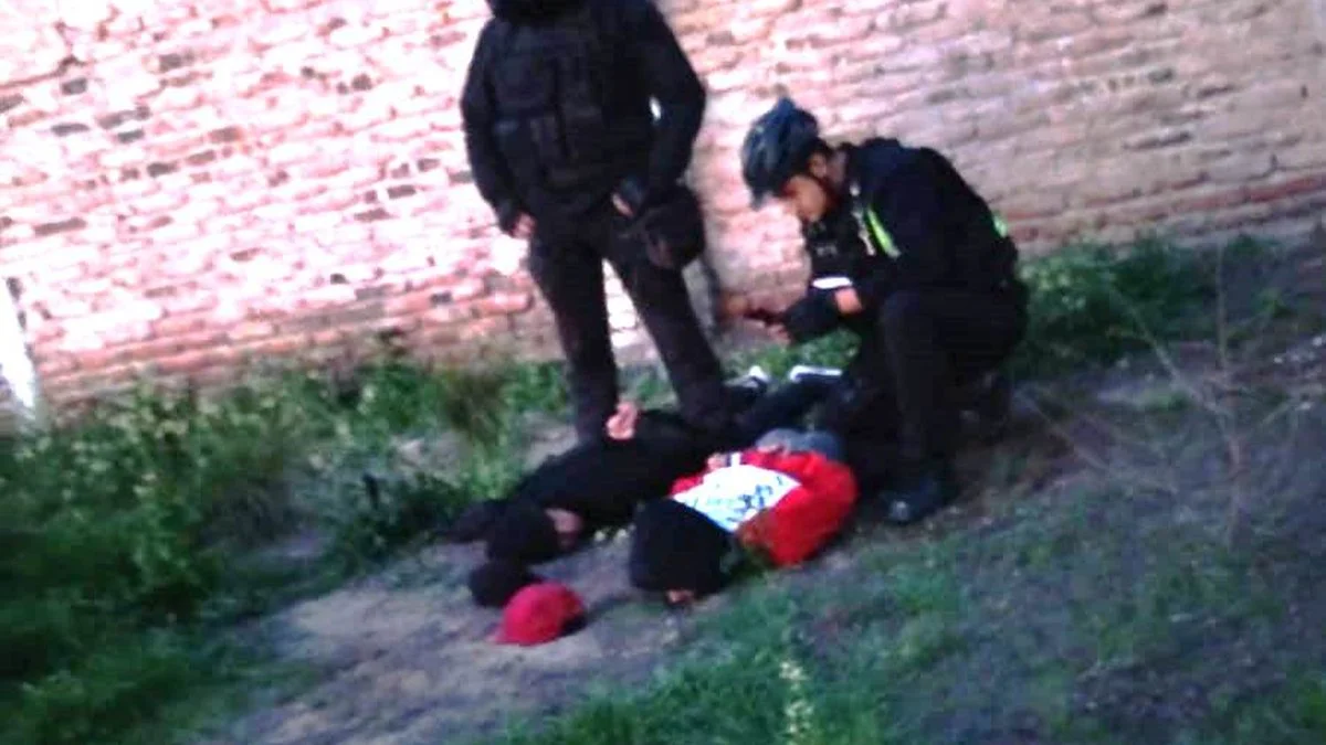 Bicipolicías demoraron a dos adolescentes