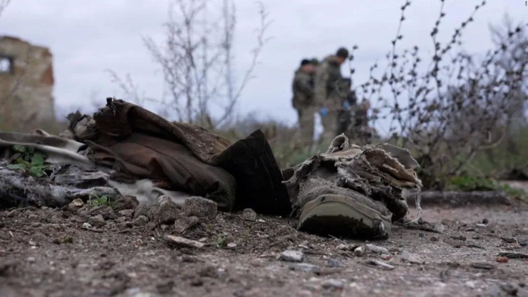 Soldados ucranianos caídos en combate (Foto: CNN en Español)