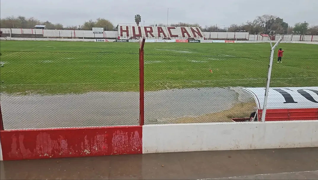 Estadio General San Martín, fue suspendido por el mal tiempo