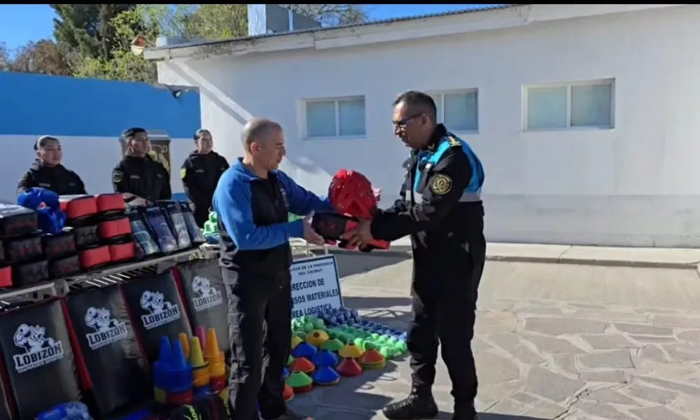 Entrega de equipamiento deportivo