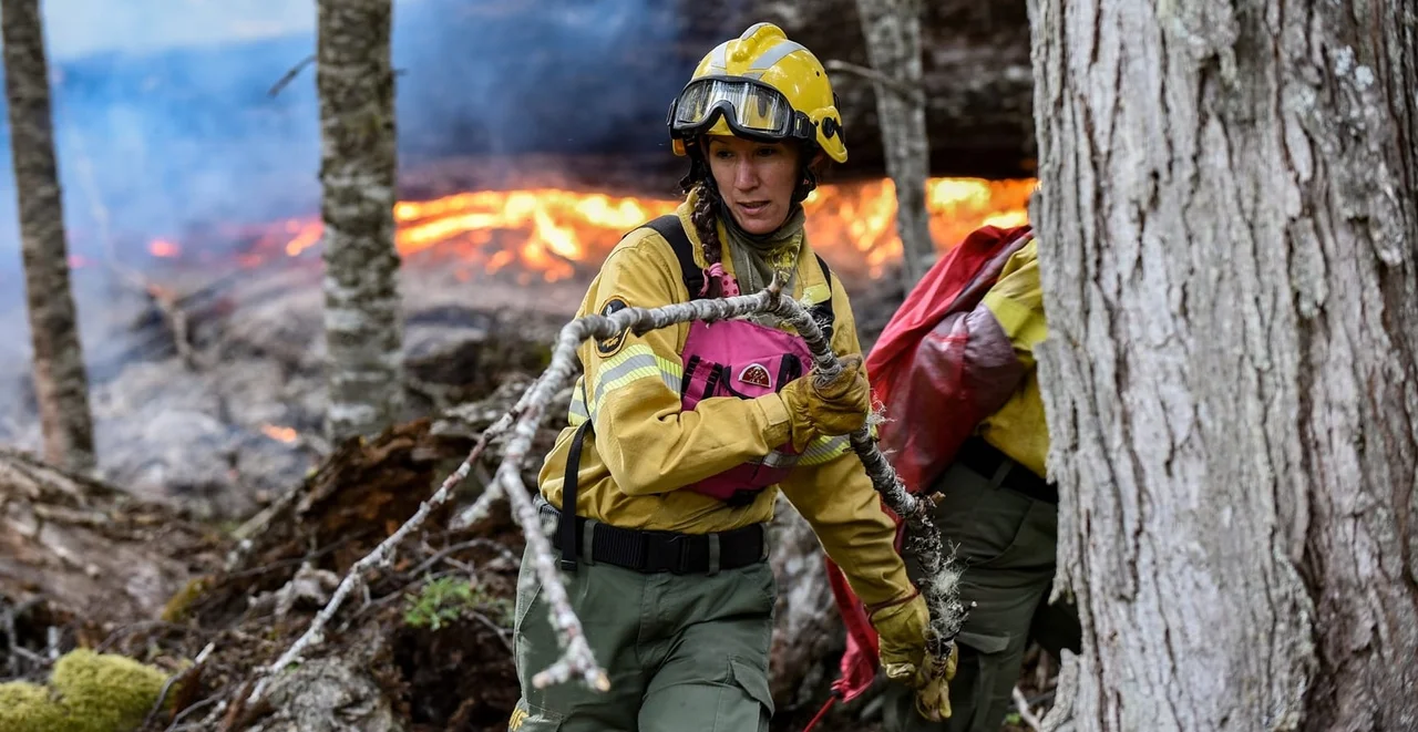 brigadista incendio Bariloche Foto Noticias Arentinas