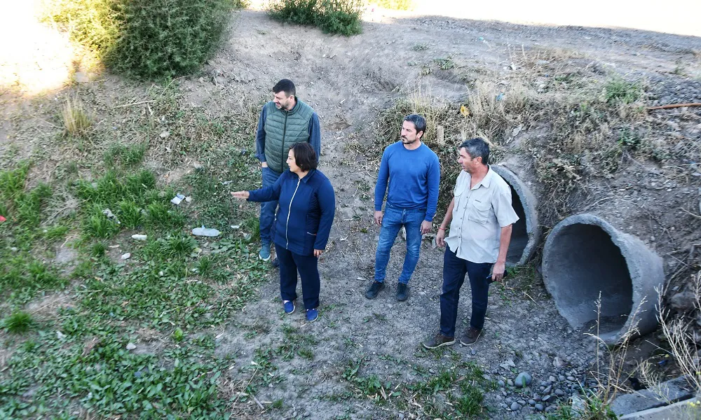 Limpieza del canal Malvinas de Trelew