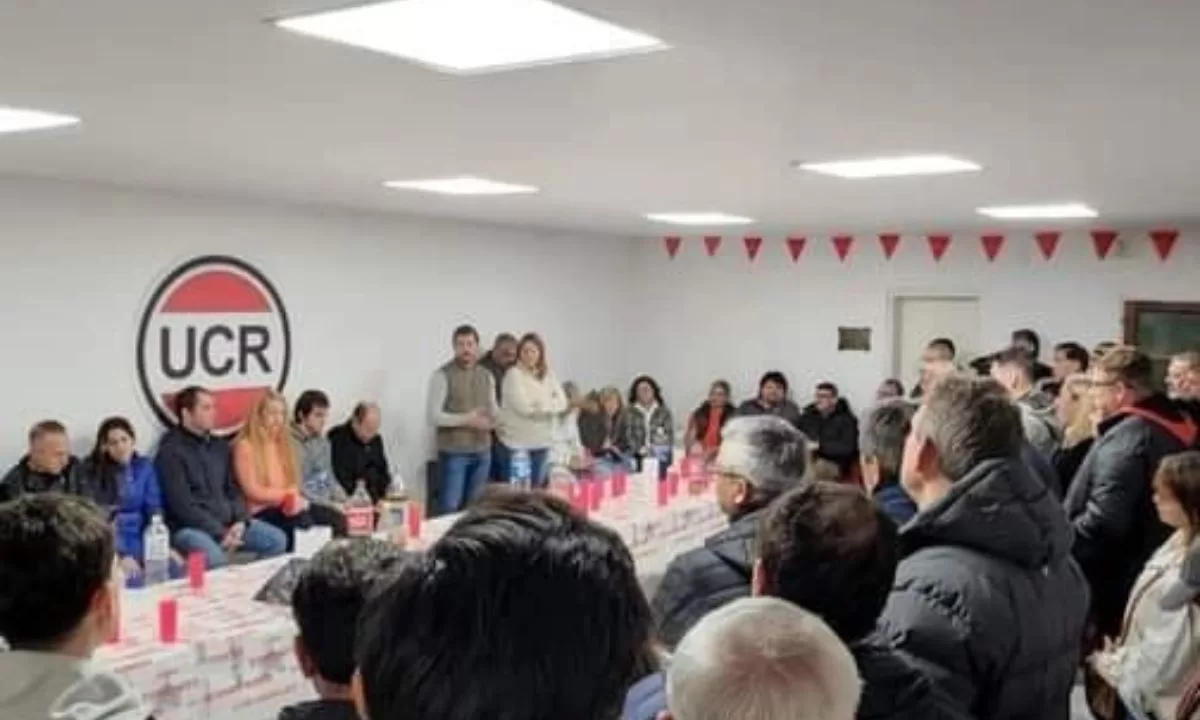 Reunión UCR comité Moreno 1