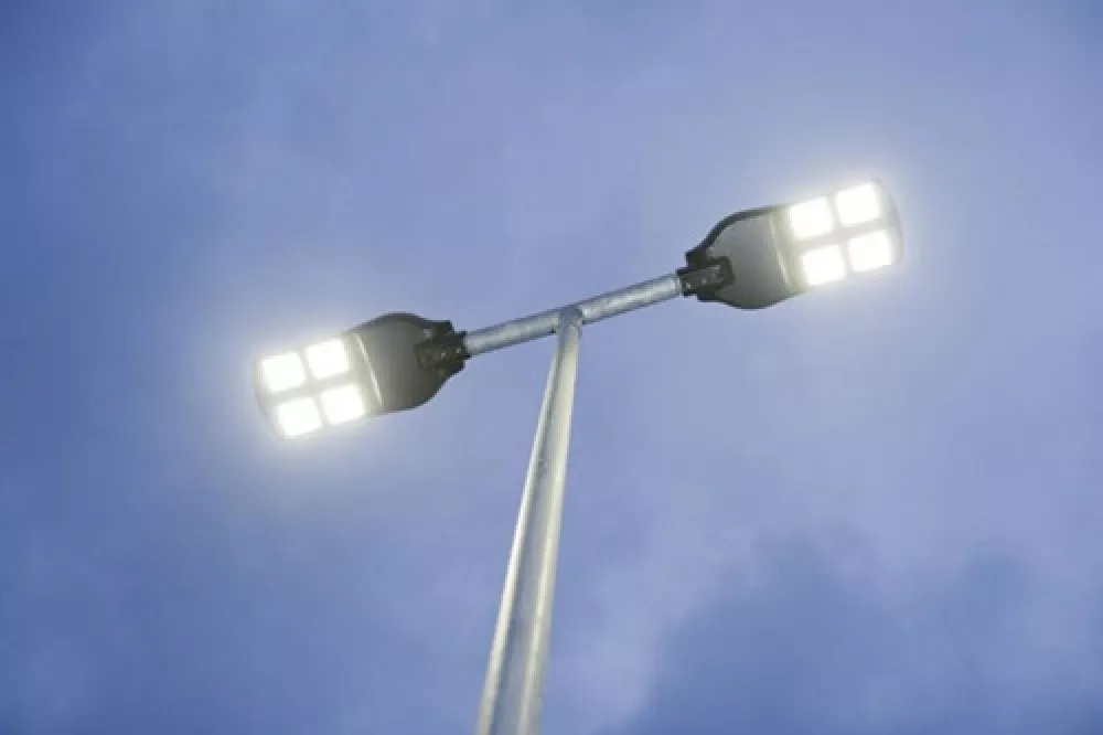 COMIENZA LA INSTALACIÓN DE LUMINARIAS LED EN LA CIUDAD