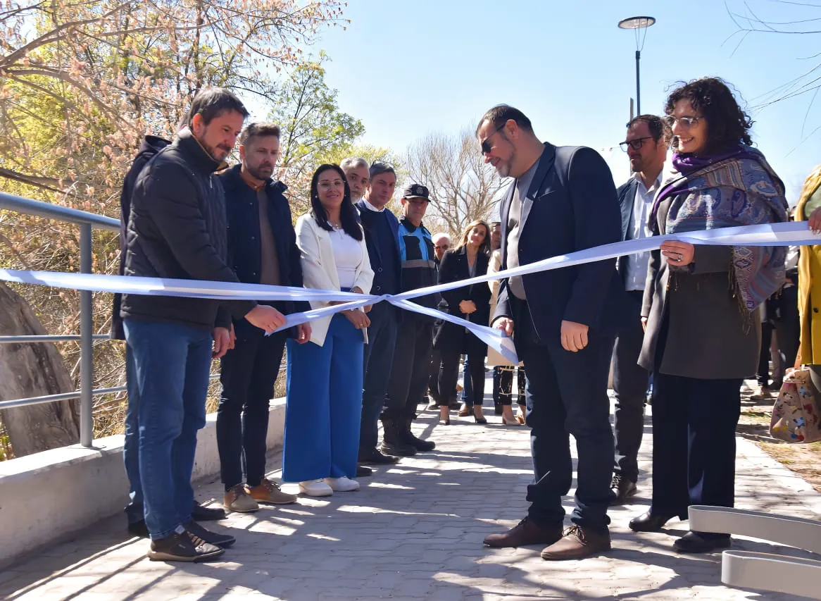 Paseo costero Puente Hendre