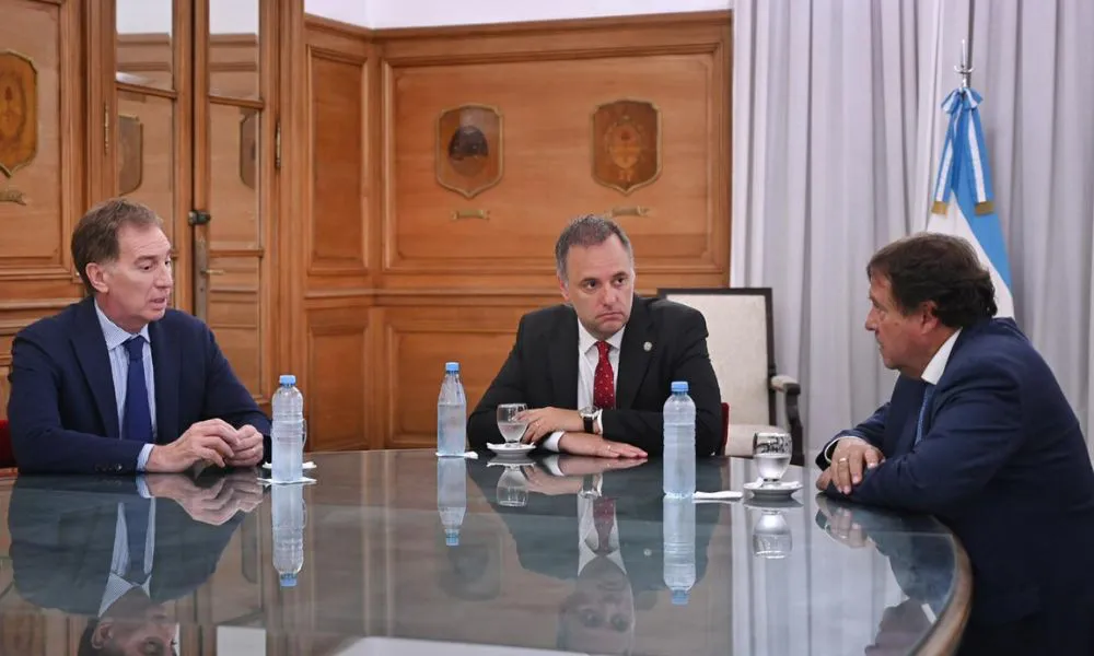 Adorni y Santilli recibieron a Alberto Weretilneck