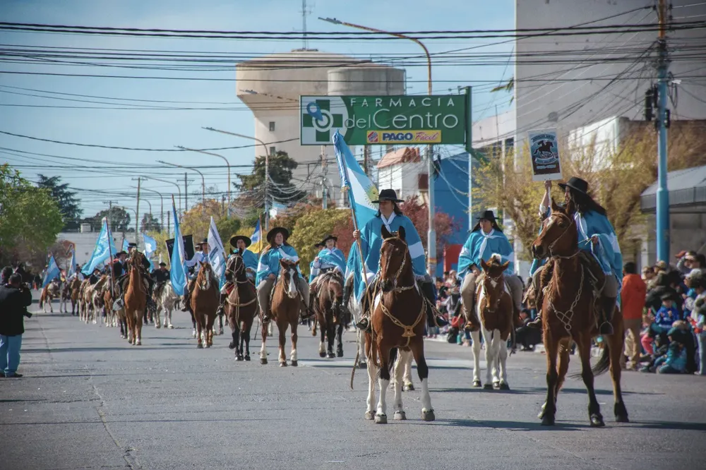 Desfile Cívico Militar en Rawson