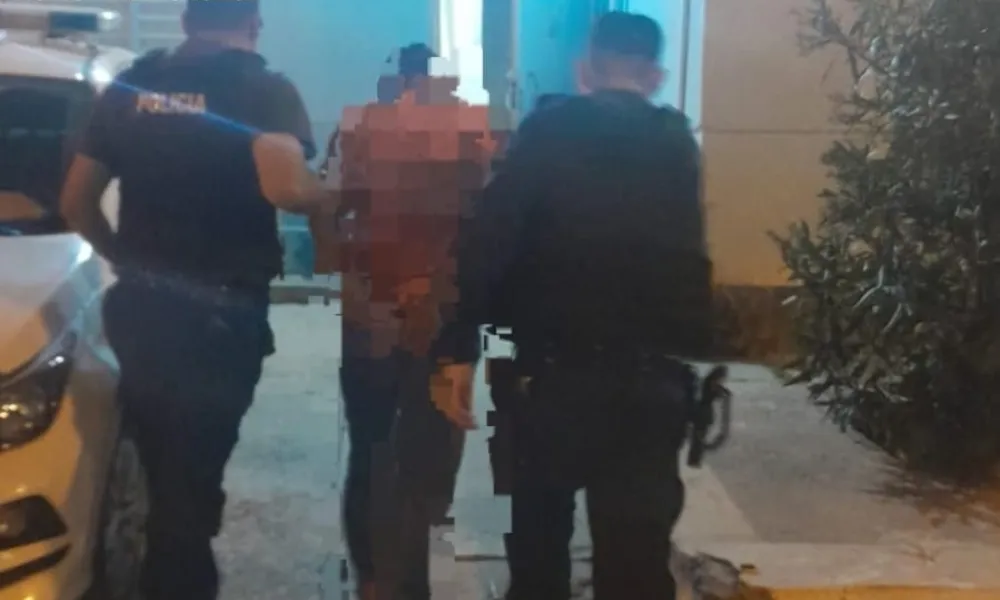 jóven detenido