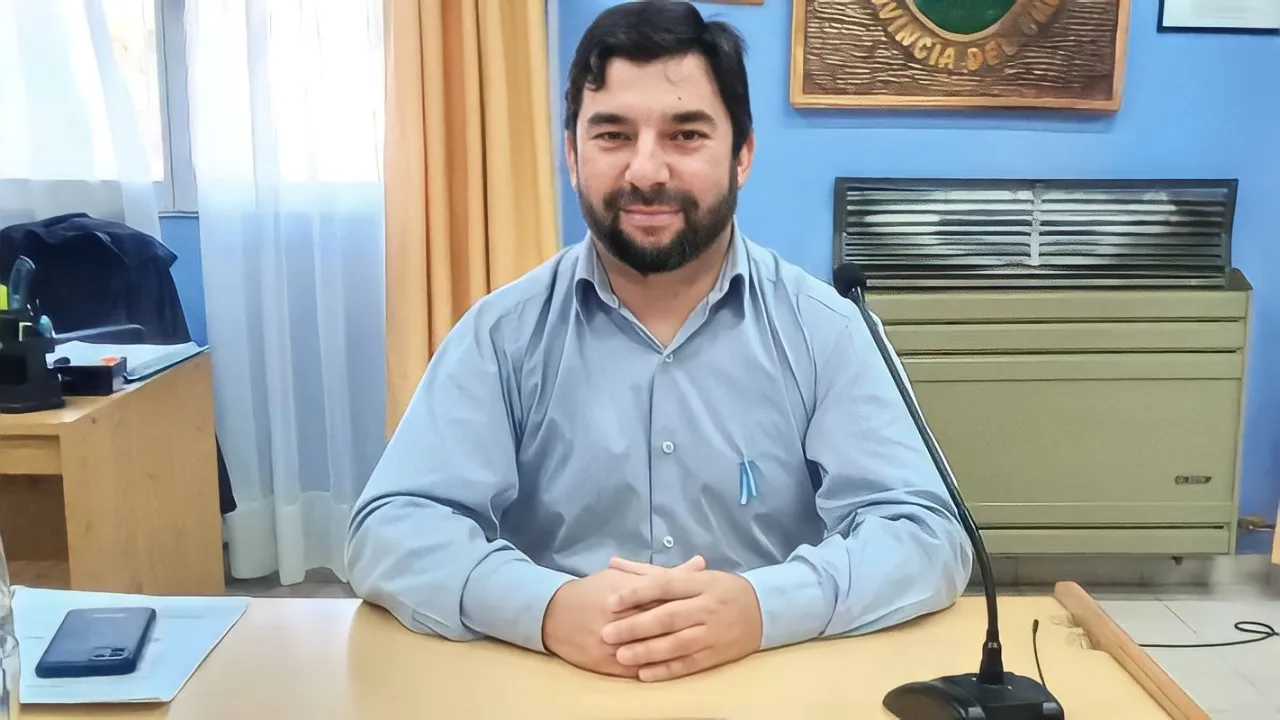 Gustavo Layoute, intendente de Río Mayo