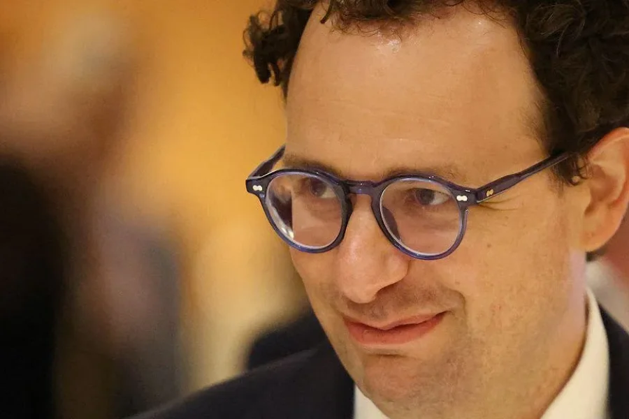 Dario Amodei, el cofundador y director ejecutivo de Anthropic, fue vicepresidente de investigación en OpenAI.