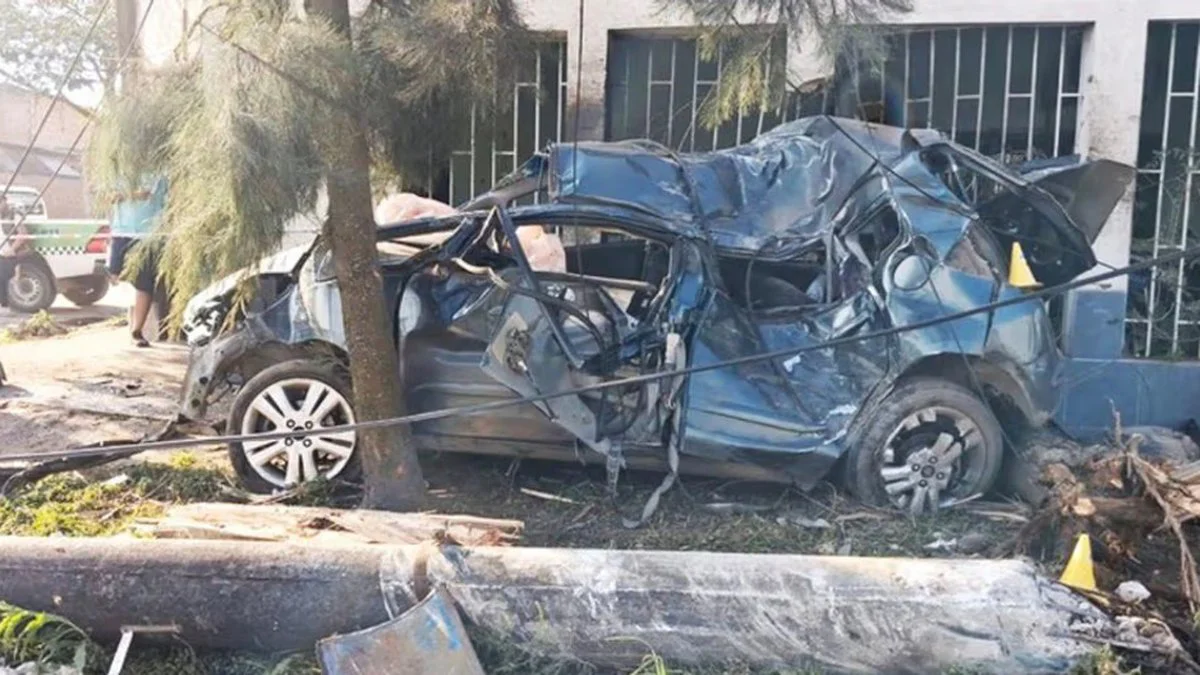 Violento choque en San Miguel de Tucumán. Foto Agencia NA