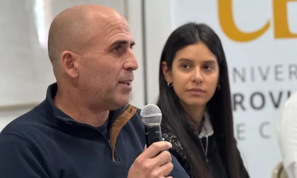 Secretario de Educación, Cultura y Deportes, Diego González