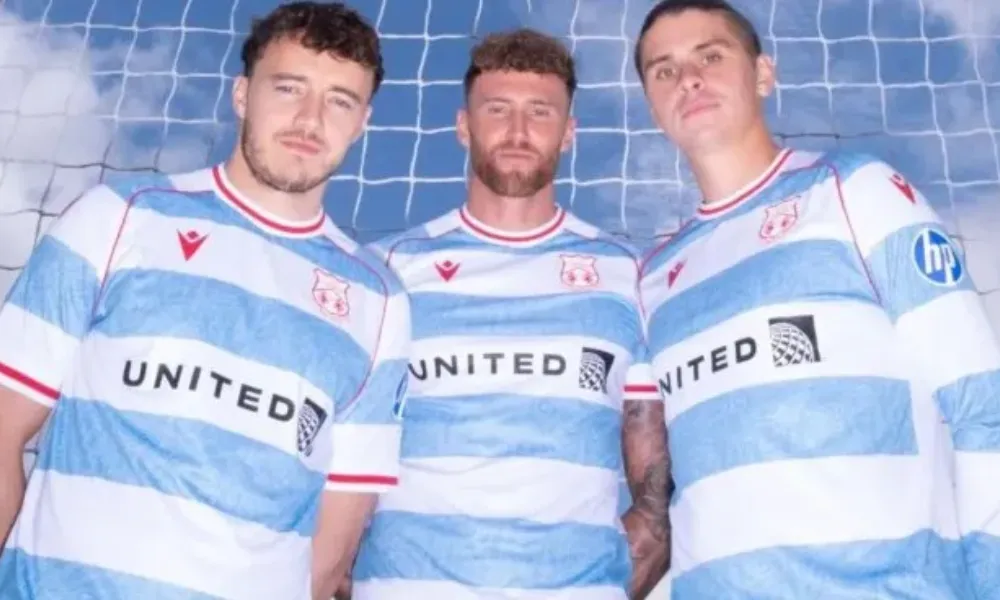 club galés lanzó una camiseta inspirada en la Argentina (1)