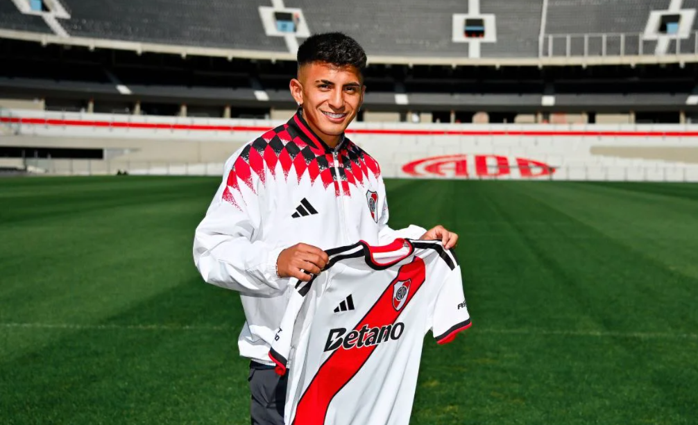 Thiago Almada. Foto Club Atlético River Plate Oficial.