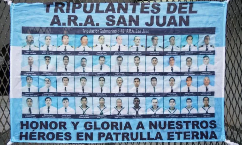 Tripulantes Ara San Juan foto La Opinión Aistral