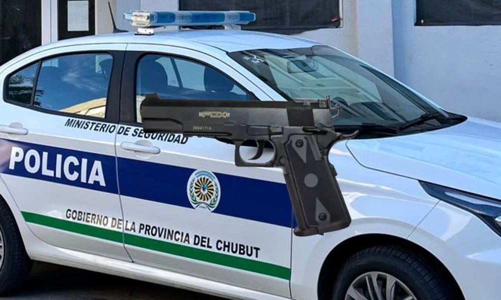 Patrullero y arma de aire comprimido imagen ilustrativa