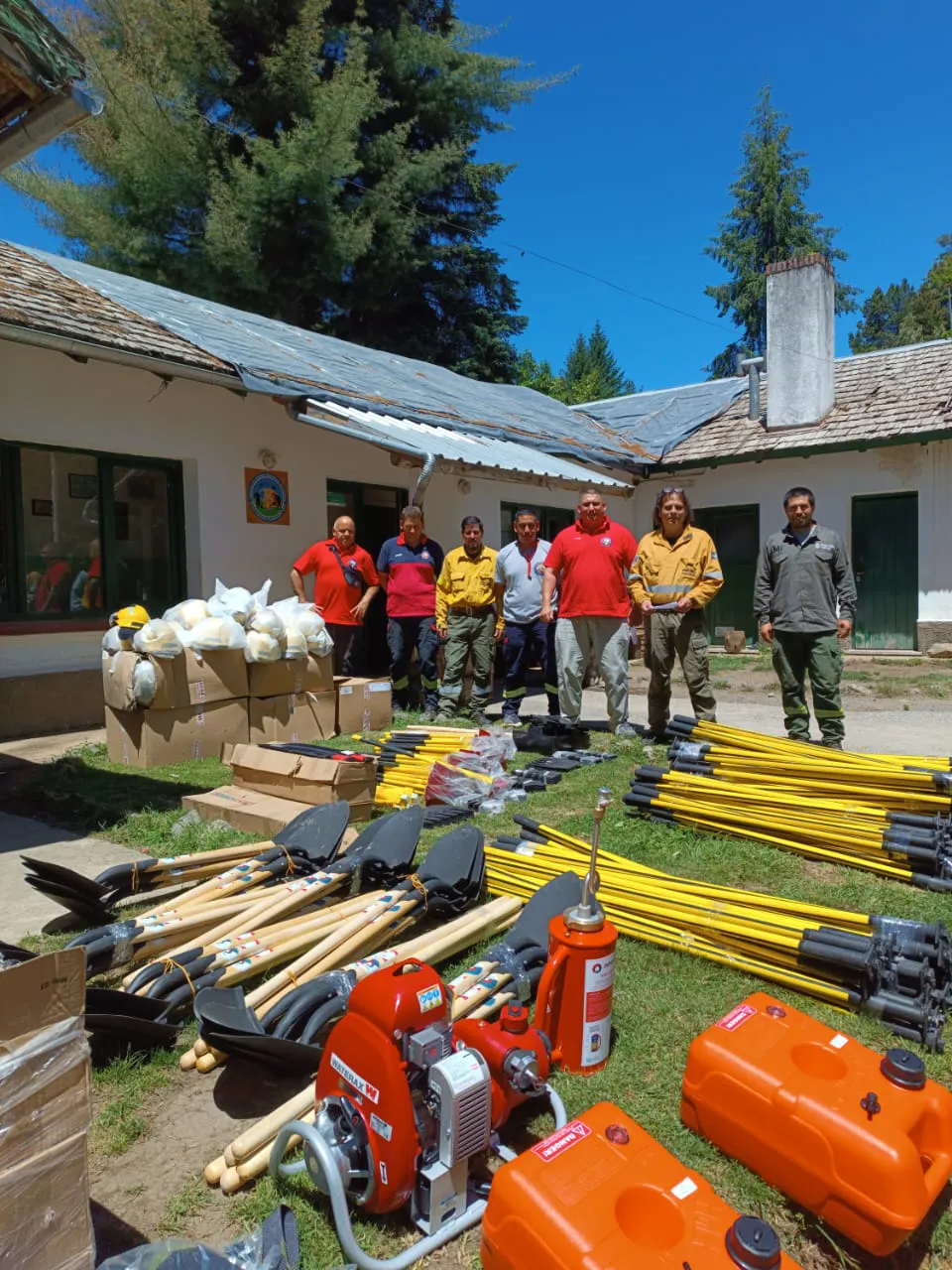 Equipamiento para el combate del fuego en la cordillera de Chubut