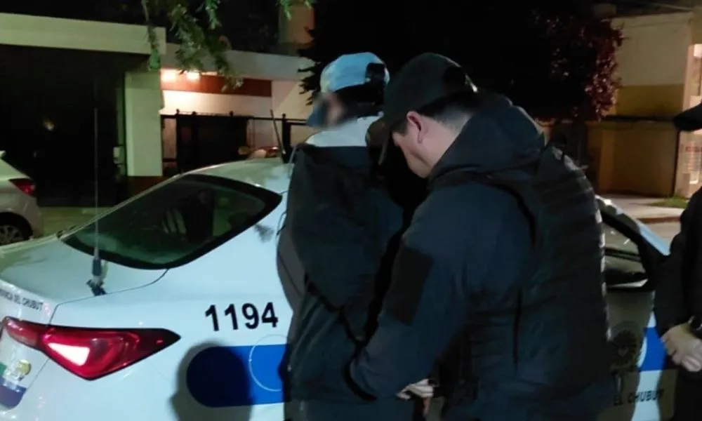 Un detenido en Trelew con pedido de captura vigente tras control policial nocturno