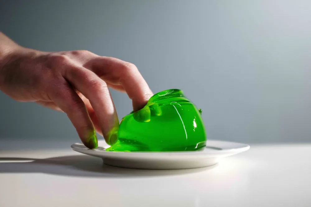 Gelatina como parte del botín del robo a un supermercado