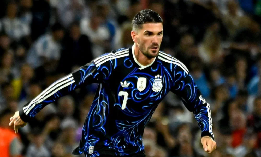 El volante se refirió al contexto que rodea a la Selección.