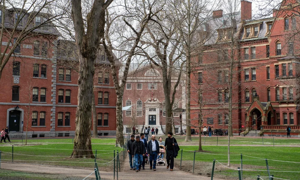 El gobierno federal acusó a la universidad de incumplir normas vinculadas a los derechos civiles.