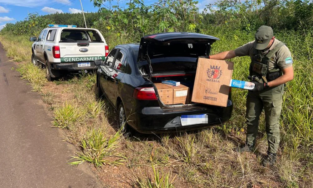 Auto robado y contrabando masivo en Misiones