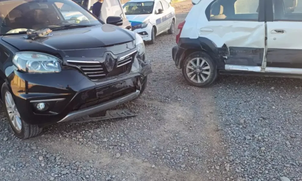 Choque de camioneta y auto