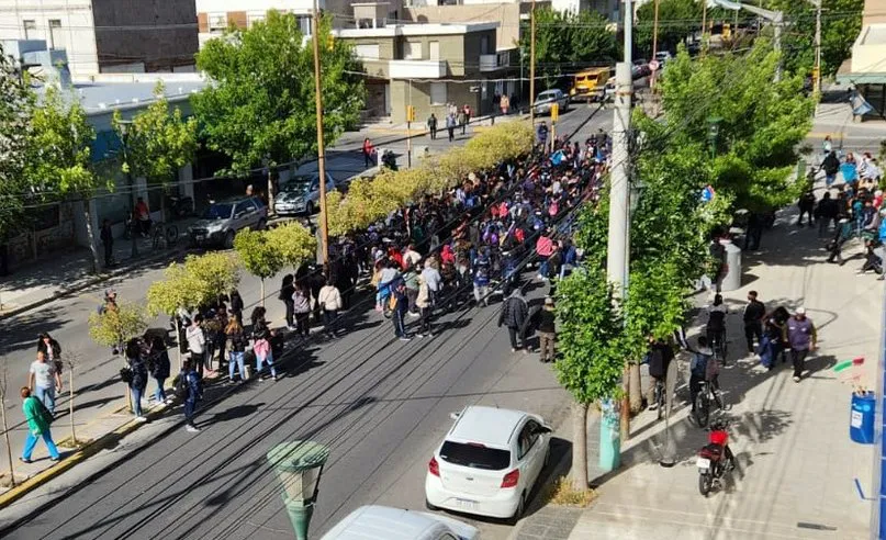 El MTE se moviliza en Trelew-calle 9 de Julio