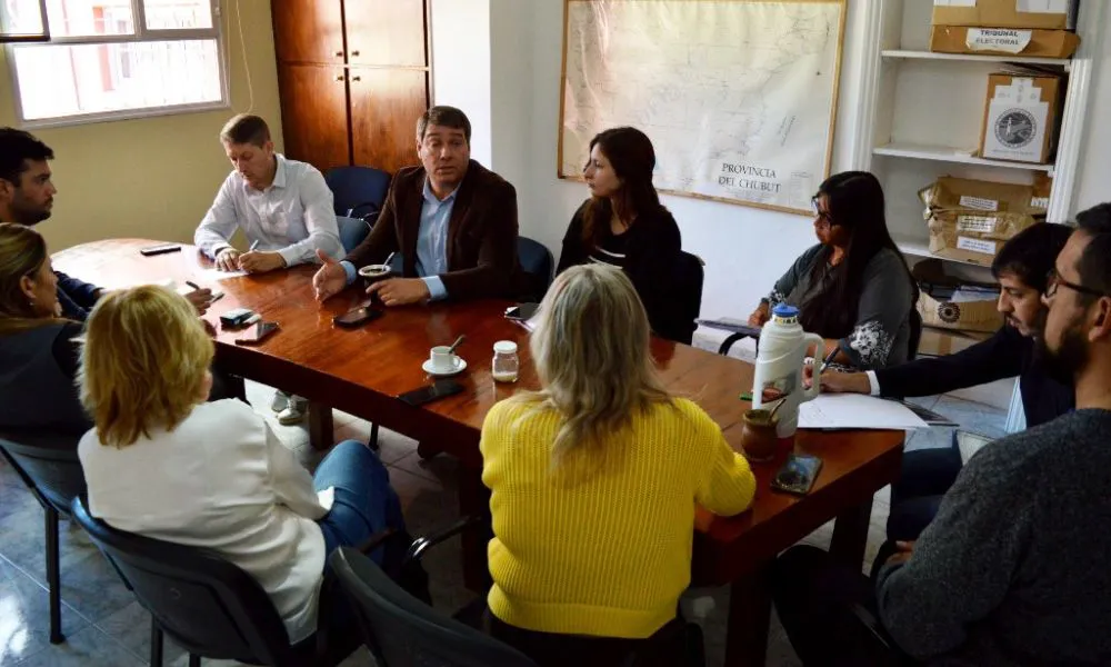 Reunión entre Biss y los concejales de Rawson