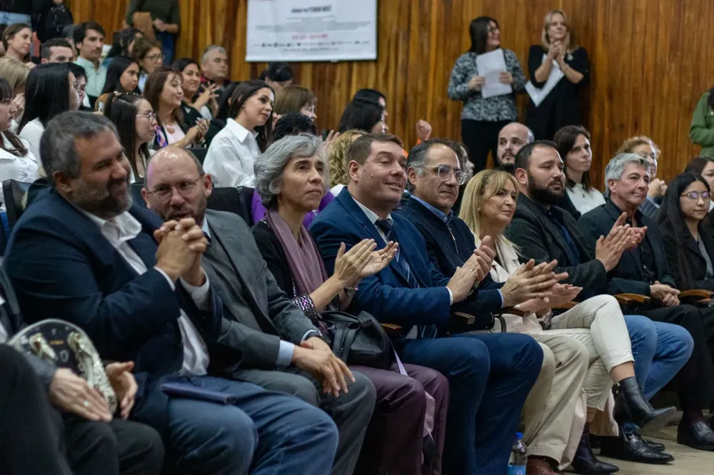 Acto de egresados de la Universidad del Chubut en Rawson