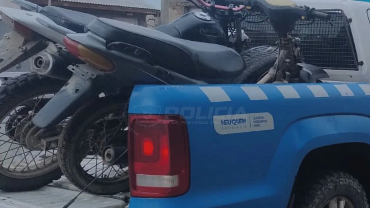 Recuperan dos motocicletas robadas en el barrio Gran Neuquén